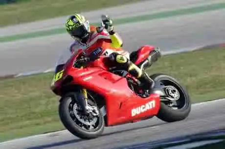 Rossi akhirnya nyerah terhadap Ducati….