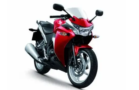 CBR250r red Mau beli CBR250r??…jual Byson dulu