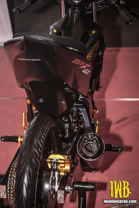 honda sonic modifikasi black matte (4)