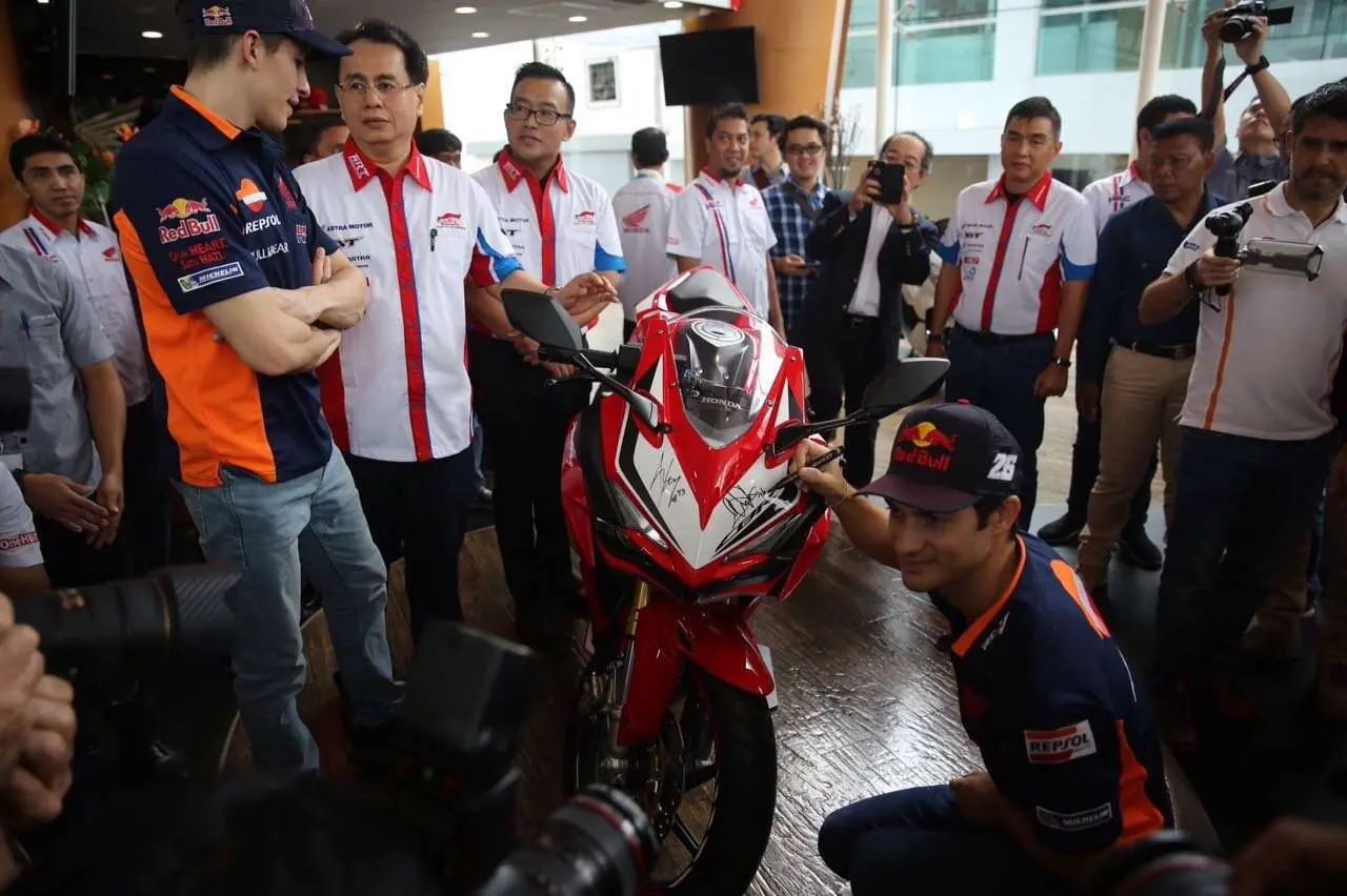 Marquez dan Pedrosa tiba di Jakarta… — tour dealer dan pabrik