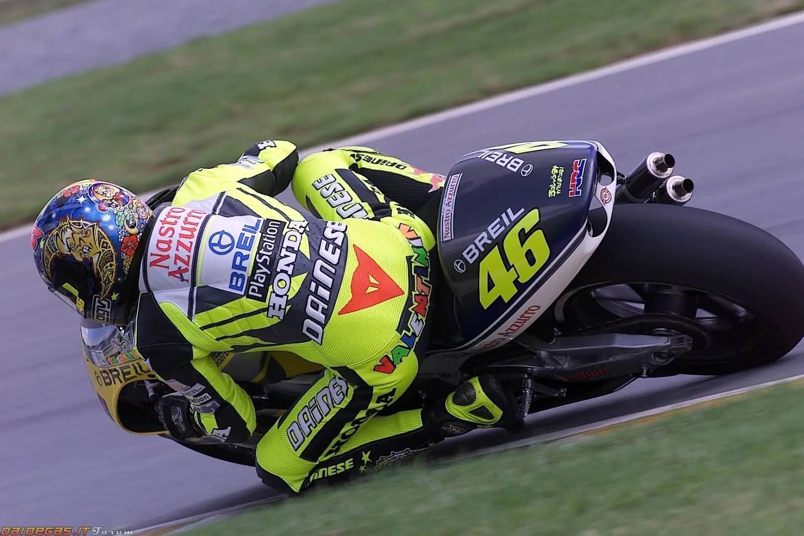 Valentino Rossi gambarkan sulitnya nunggang mesin 2Tak Honda NSR500, gampang dlosor cak