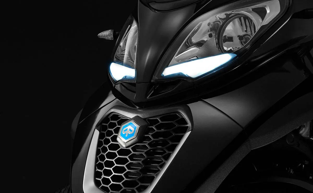 Tantang Yamaha Tricity, Piaggio Rilis skutik roda tiga MP3 400 HPE versi 2021