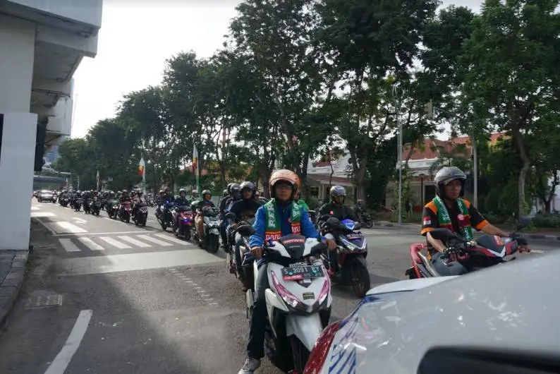 PT MPM Honda terus genjot kampanye keselamatan berkendara….supporter bonek disasar