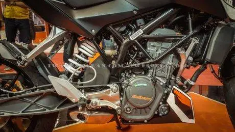 KTM Duke dan RC200 (8)