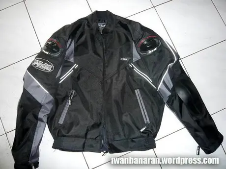 P1110053 Jaket turing mahal belum tentu berkualitas. Mau bukti??…