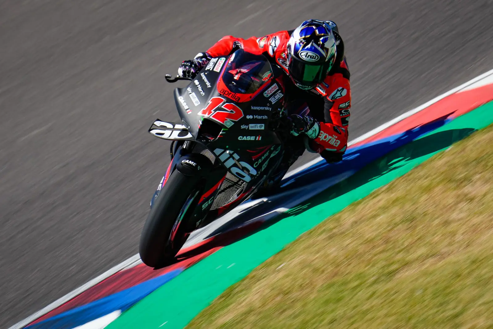 ” Aku tersesat dan kecewa dengan motorku…” keluh Vinales
