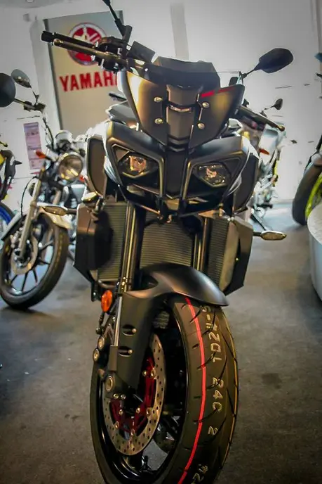 yamaha-mt10-12