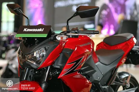 Kawasaki_Z250_12