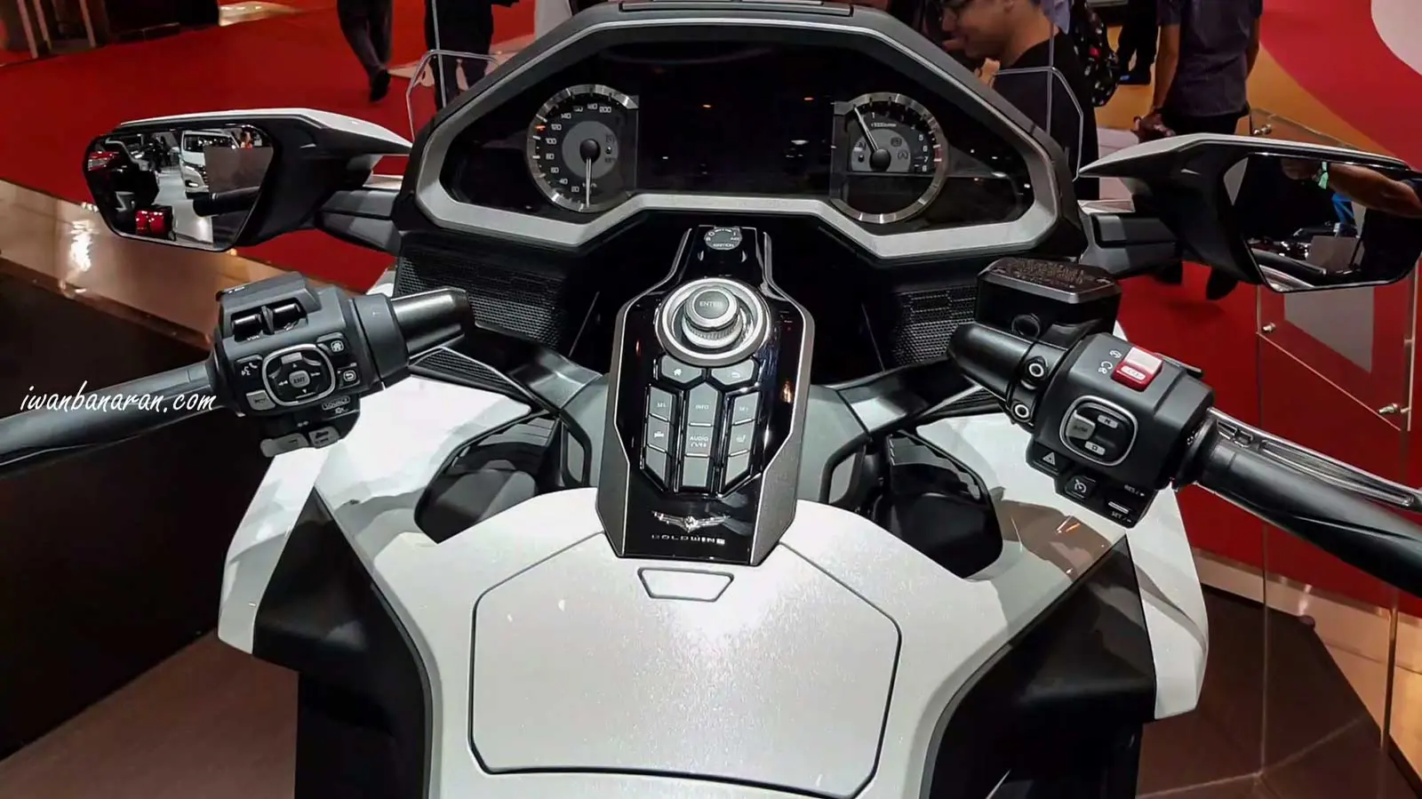 Mega gallery Honda Gold Wing 2018, motor seharga 1 Milyarrrrr