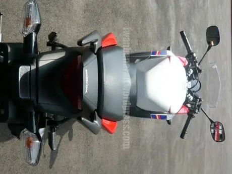 Kumpulan foto-foto CBR150r hasil jepretan diSentul….