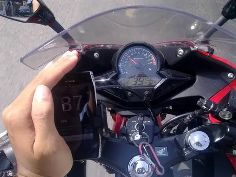 Komparasi speedo CBR150R, Ninja 250R dan KLX150 vs GPS… —