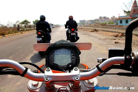 Duke_200_vs_CBR250R_vs_R15_15