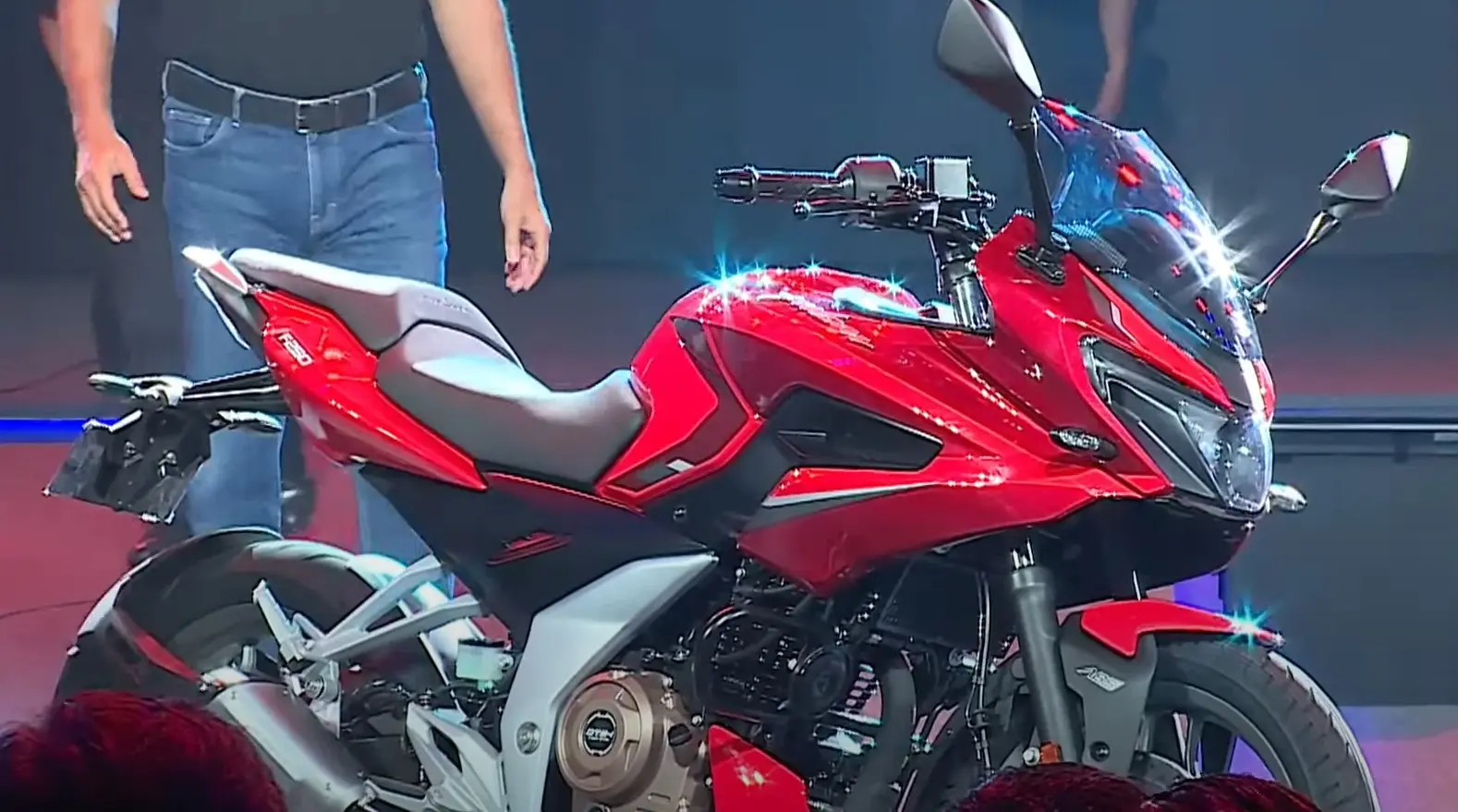 [Breaking] Bajaj rilis New Pulsar N250 & N250, wah headlamp kayak MT25 cak