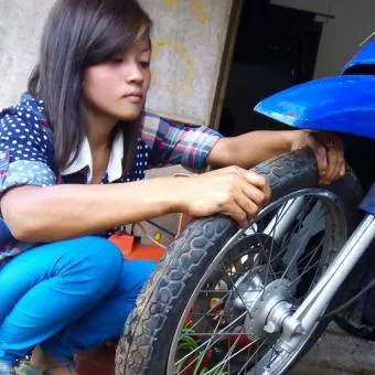 wpid-gadis-tambal-ban.jpg