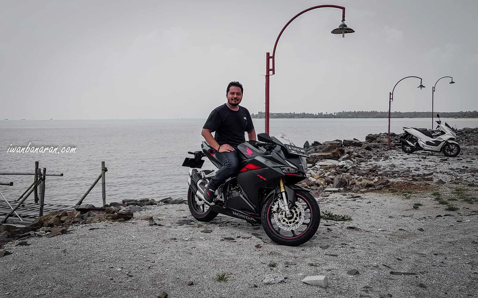 Turing Bloggers ke Tanjung Lesung nunggang Supra GTR dan CRF250 Rally