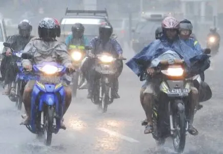 Kenapa harus mencemooh?? tidak sadarkah kalau kita adalah sama??…