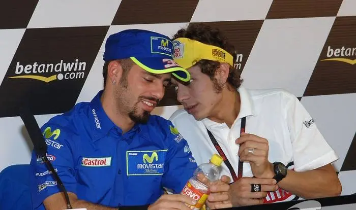 Marco Melandri Sebut Rossi sudah terlalu tua di Motogp