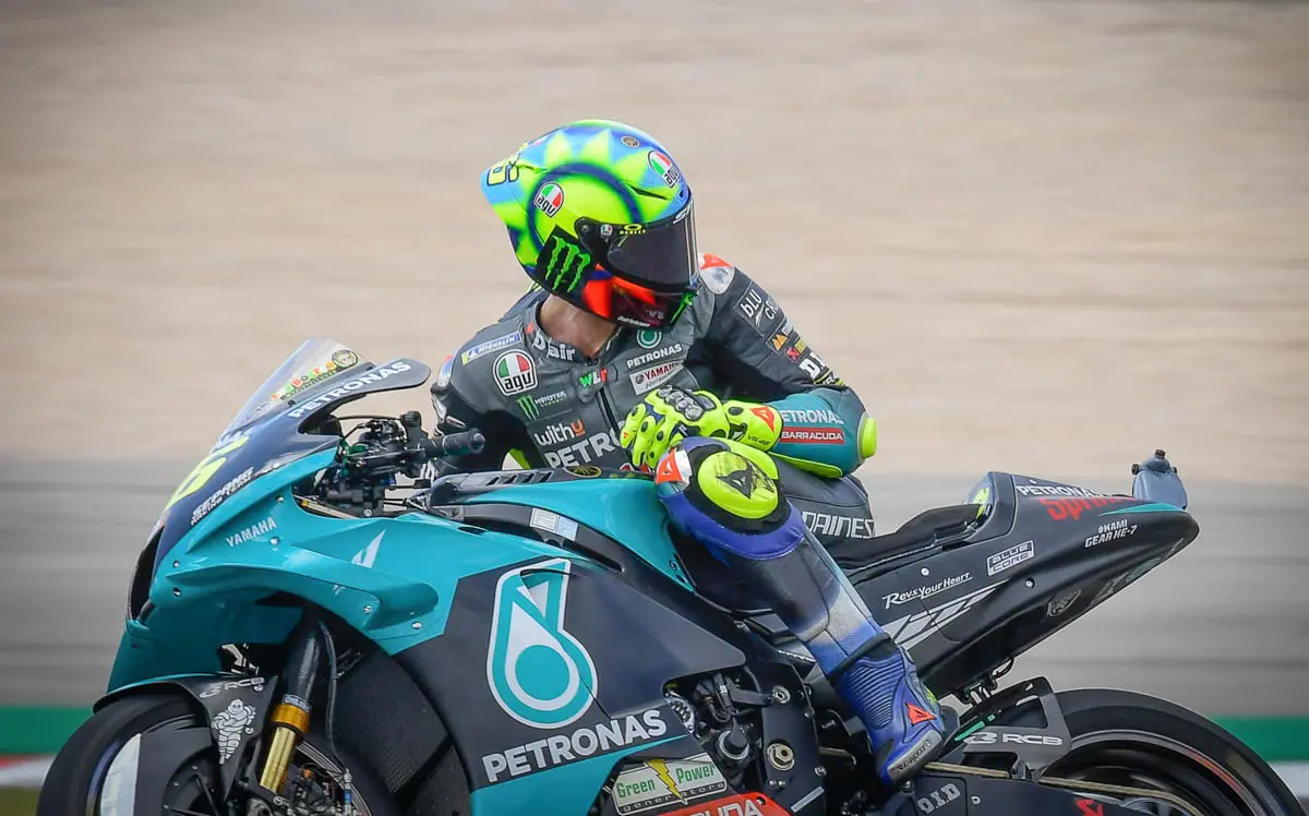 Terlalu lemot, Valentino Rossi akui mulai frustasi ! waduhhh