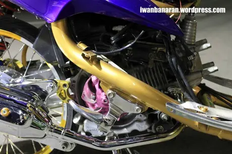 Modif telanjang Yamaha Mio. Sadis euy!…
