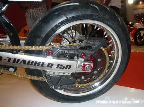 P1100024 Jika Kawasaki D’Tracker 150 dimodif… — sangarrrrr…