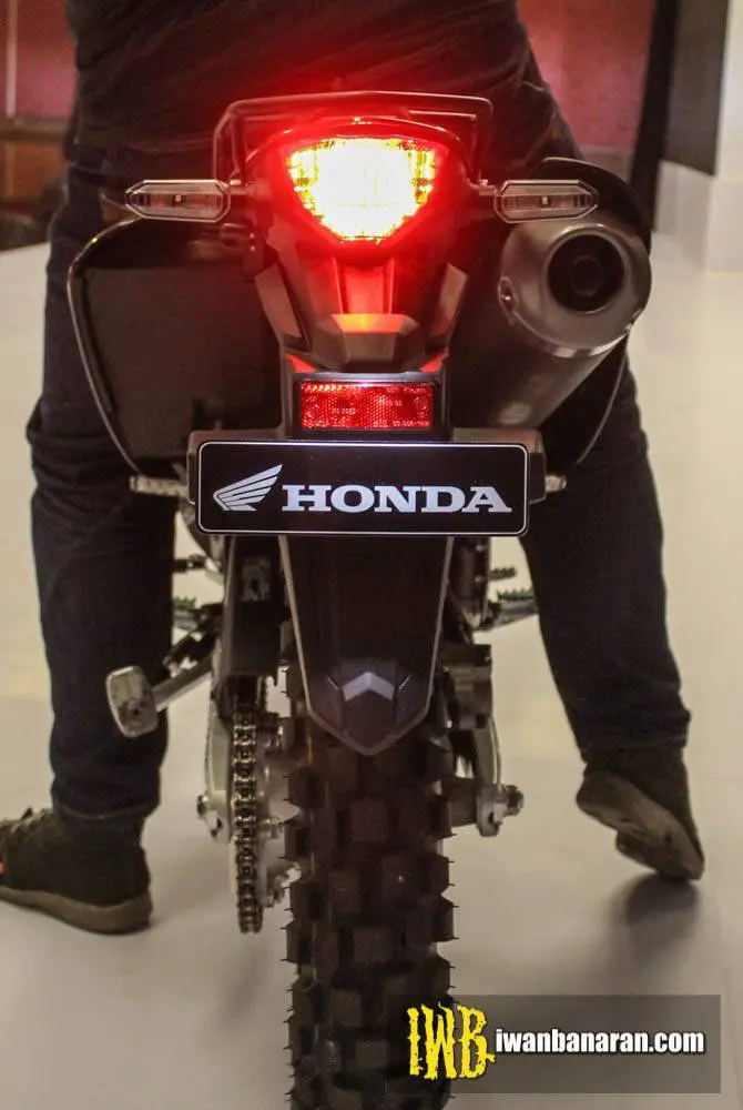 Mega gallery Honda new CRF250 Rally….USD Showa 43mm, kokoh tenan