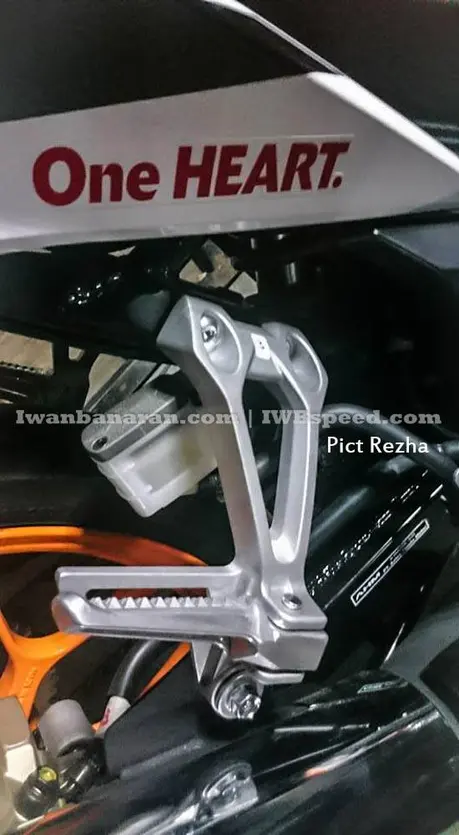 Sonic 150R Repsol (1)