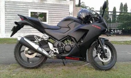 Black CBR150