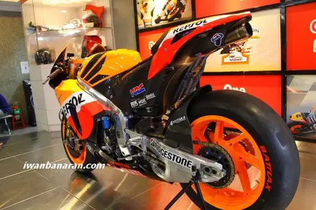 Melihat secara langsung Honda RC212V….asem, apik tenan