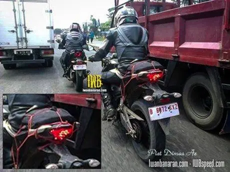 Yamaha_mt25