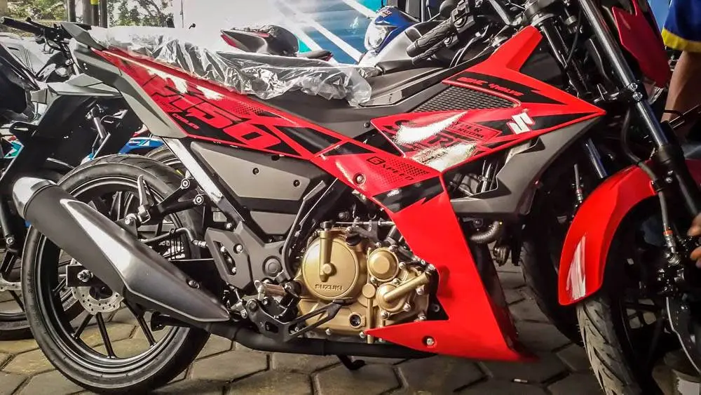 Lagi foto penampakan warna baru Suzuki Satria 150 FI facelift 2018 ! Gamblang cakk…