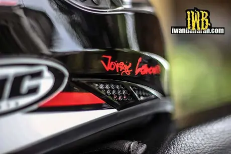 HJC Jorge Lorenzo Replica (18)