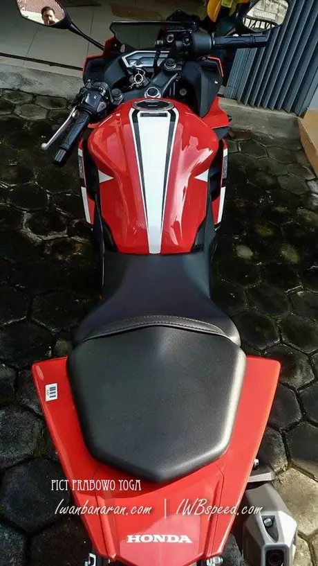 Honda all new CBR150R vs Yamaha R15 (29)