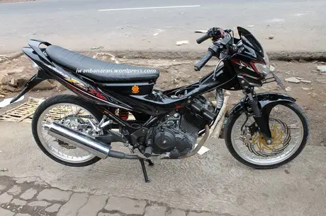 Suzuki Satria 150 FU…trondol-pun tetap kelihatan ganteng!…