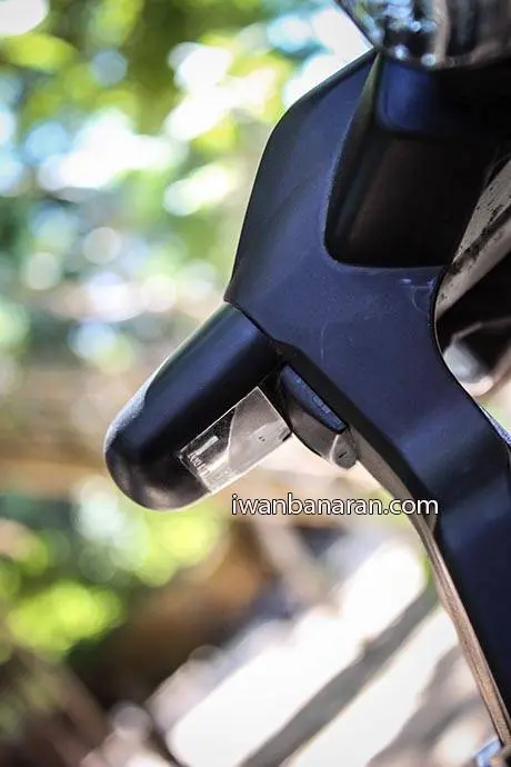 Yamaha YZF_R15 (11)