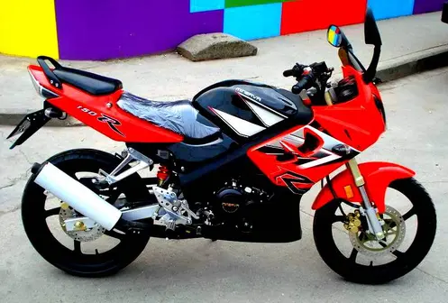 Honda CBR150 BU turun harga!…
