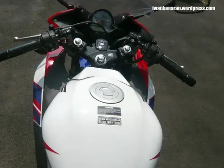 Kumpulan foto-foto CBR150r hasil jepretan diSentul….