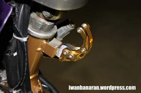 Modif telanjang Yamaha Mio. Sadis euy!…