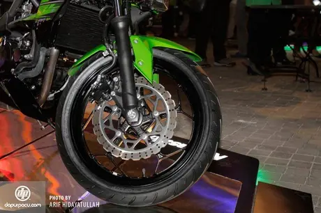 Kawasaki_Z_250_SL_007