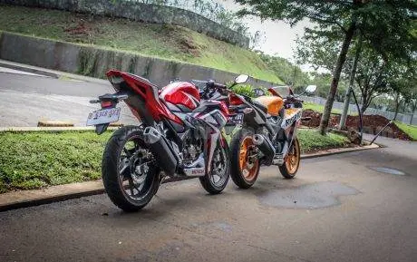 honda all new CBR150R vs old CBR150R (7)