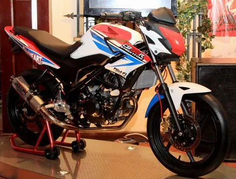 cb150r-racing