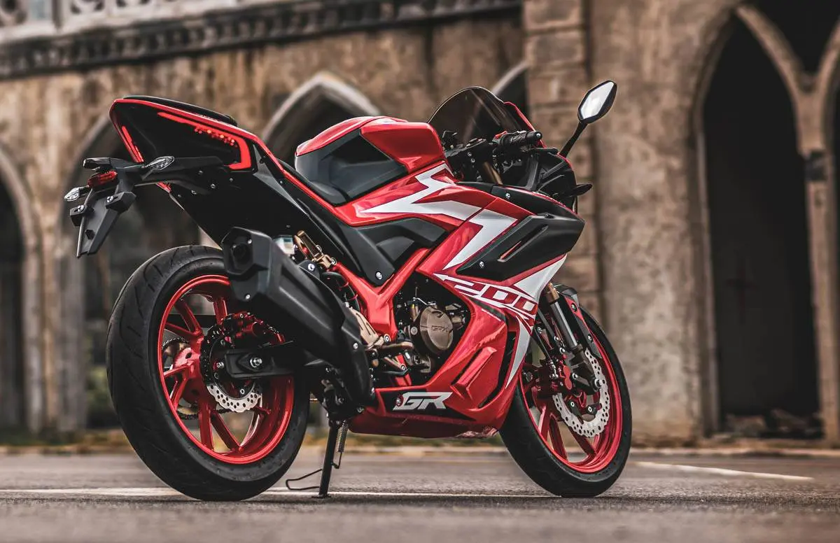 [GEGER] Thailand resmi rilis Sport Fairing GPX Demon GR200R, Gile Sangarrr