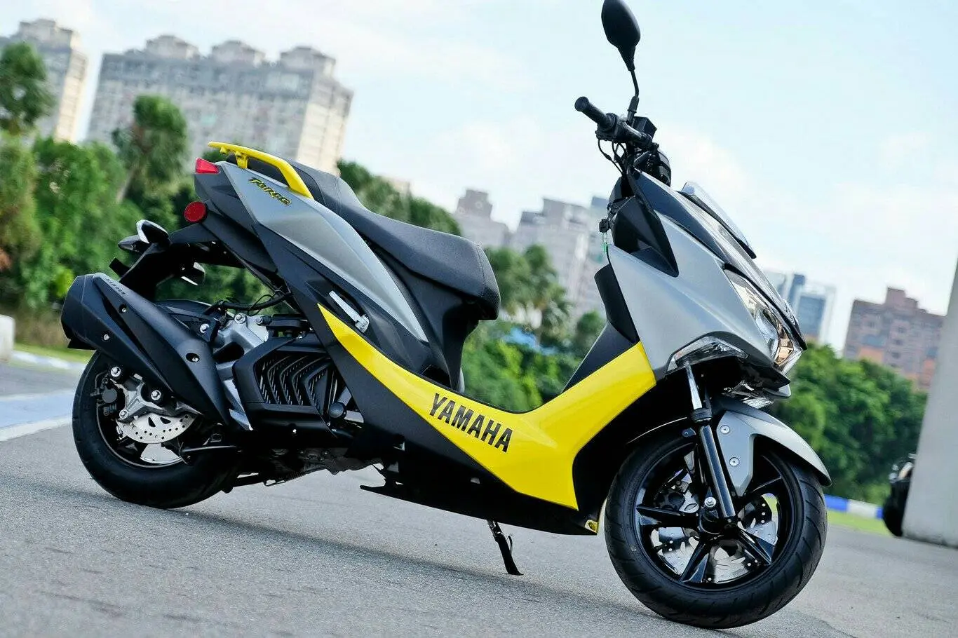 Yamaha siapkan versi facelift Aerox 155 dengan monoshock ? Waahhh