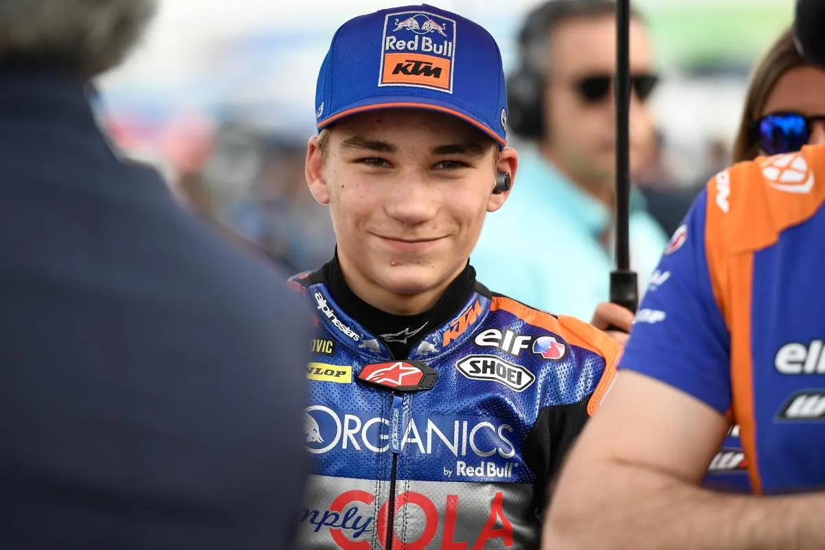 ” Sofuoglu tidak punya otak… ” Seru Aleix Espargaro