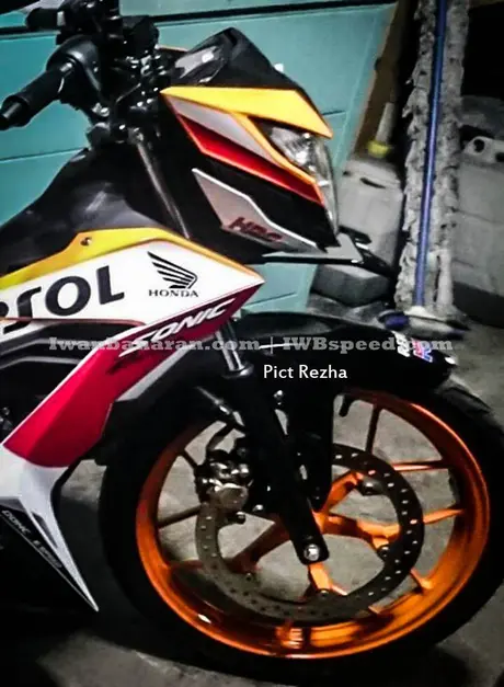 Sonic 150R Repsol (2)