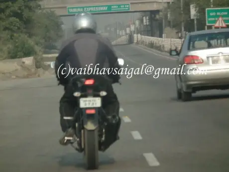 Yamaha new Vixion 2012, perkawinan desain Byson dan YZF-R15 V2??…