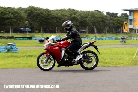 IMG_2484 Lho….harga CBR250r koq 57juta???…