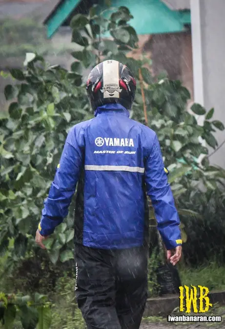 jas hujan yamaha