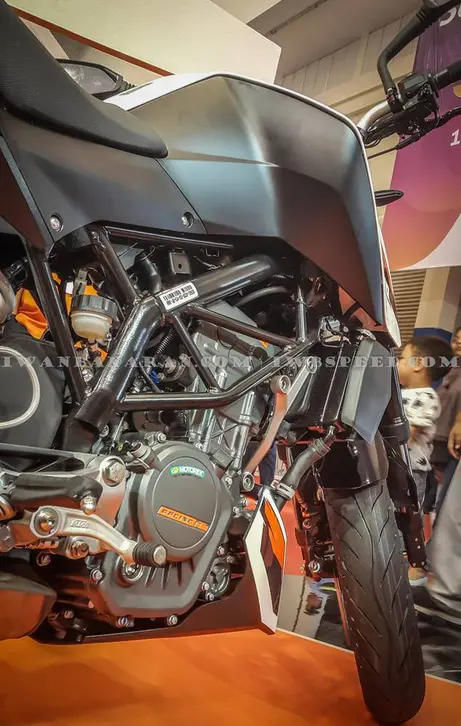 KTM Duke dan RC200 (6)