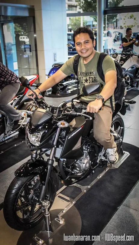 Honda CB250F (3)