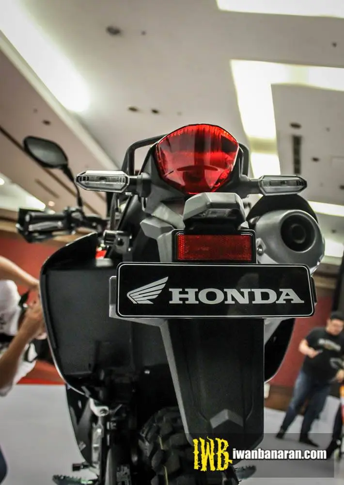 Mega gallery Honda new CRF250 Rally….USD Showa 43mm, kokoh tenan